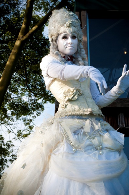 Busker White Lady Seaport Village