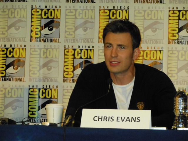 Chris Evans at Marvel Press Conference Comic-Con 2013 Photo S. Valle