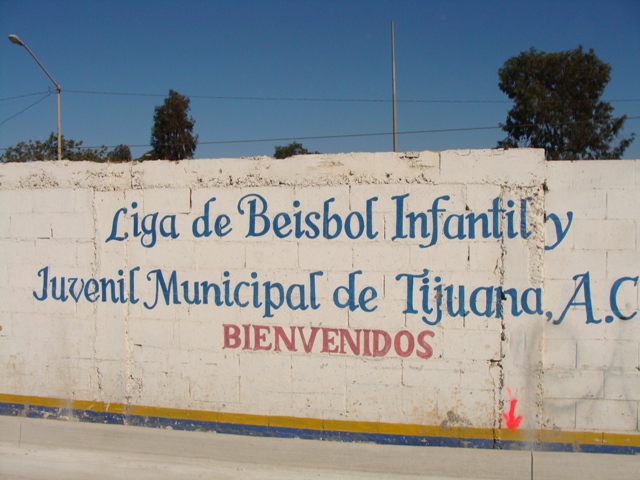 Entrada a la Liga Municipal de Tijuana. Entrance to the Tijuana Little League