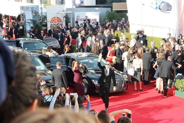 Kevin Spacey Golden Globes Bleacher Wave