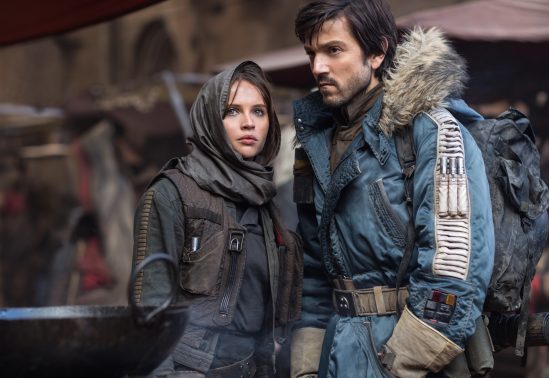 Rogue One: A Star Wars Story..L to R: Jyn Erso (Felicity Jones) and Cassian Andor (Diego Luna)..Ph: Jonathan Olley..© 2016 Lucasfilm Ltd. All Rights Reserved.