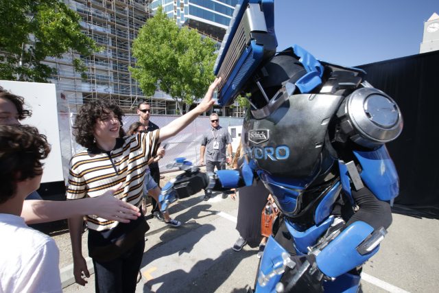 Finn Wolfhard Tests Schick Hydrobot Sharpness